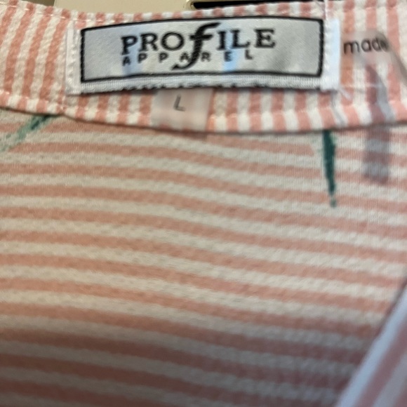 Profile Apparel NWOT Ladies Size Large Floral 3/4 Sleeve V-Neck Hi-Lo Top. - Picture 8 of 12